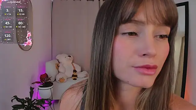 roxie gates  online show from October 2025 02:44:01 AM