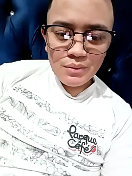 Carloskimyy online show from March 2026 05:22:01 AM