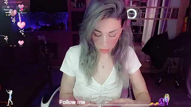 AnnieGOld  online show from February 2026 08:23:01 PM