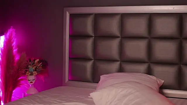 Snapshot of Anais_Bloom chatting on March 2025 11:38:02 PM Anais Bloom online show from March 2025 11:38:02 PM