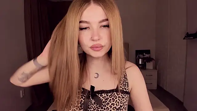 Snapshot of ViolettaLopez chatting on January 2025 02:42:02 PM ViolettaLopez online show from January 2025 02:42:02 PM