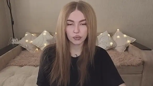 Snapshot of ViolettaLopez chatting on September 2025 09:03:02 AM ViolettaLopez online show from September 2025 09:03:02 AM