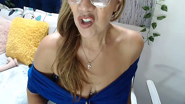 Snapshot of samantha_20x chatting on November 2025 10:01:02 PM samantha 20x online show from November 2025 10:01:02 PM