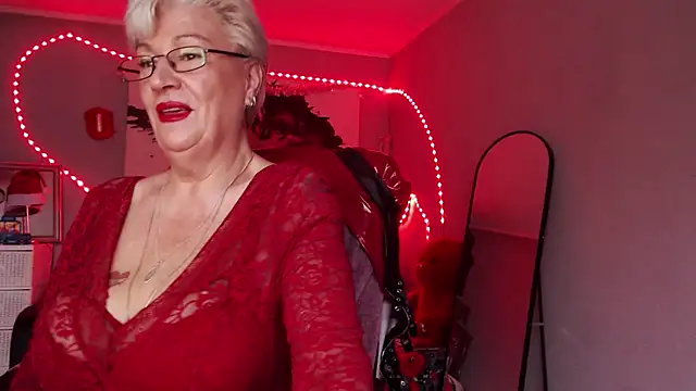 Snapshot of LaylaMilf chatting on December 2025 07:26:02 AM LaylaMilf online show from December 2025 07:26:02 AM