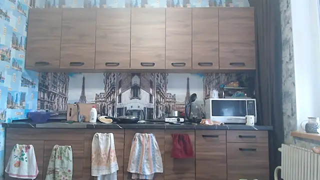 Amy August online show from March 2026 06:52:01 AM