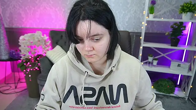 LittleShyy online show from February 2026 01:47:01 PM