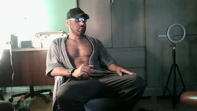 Snapshot of MILITARS chatting on June 2026 05:12:01 AM MILITARS online show from June 2026 05:12:01 AM