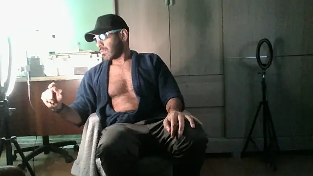 Snapshot of MILITARS chatting on June 2026 11:53:02 PM MILITARS online show from June 2026 11:53:02 PM