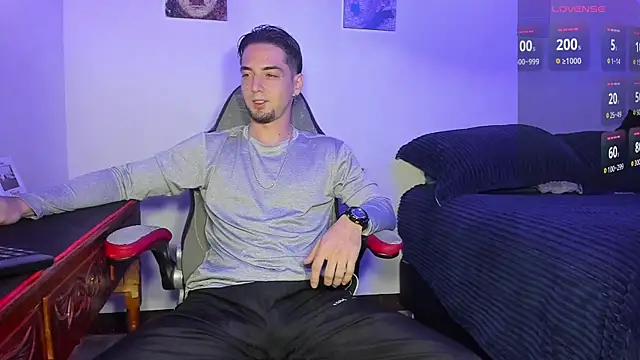 Alex smith00 online show from October 2025 10:31:01 PM