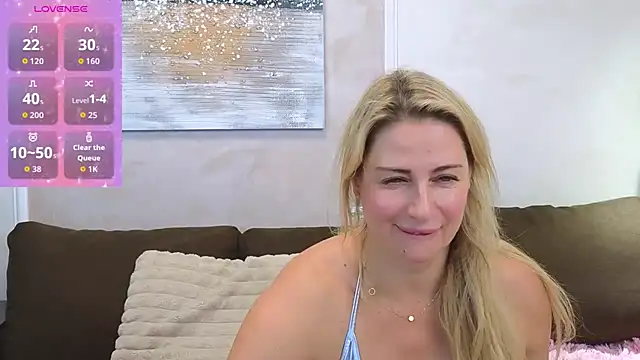 Snapshot of Lady_Murenza chatting on August 2026 06:33:02 PM Lady Murenza online show from August 2026 06:33:02 PM