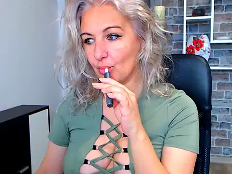 Snapshot of angel_devil_milf chatting on December 2024 12:16:02 PM angel devil milf online show from December 2024 12:16:02 PM