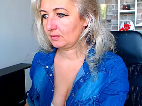 Snapshot of angel_devil_milf chatting on January 2025 12:26:02 PM angel devil milf online show from January 2025 12:26:02 PM