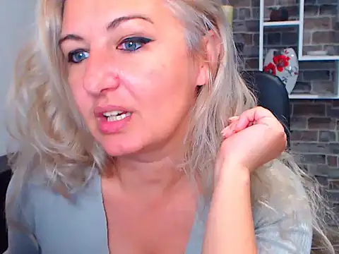 Snapshot of angel_devil_milf chatting on January 2025 03:22:02 PM angel devil milf online show from January 2025 03:22:02 PM