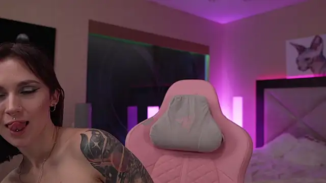 GirlGogo online show from December 2024 01:57:02 AM