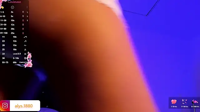 alysson 18 online show from November 2025 01:23:01 PM