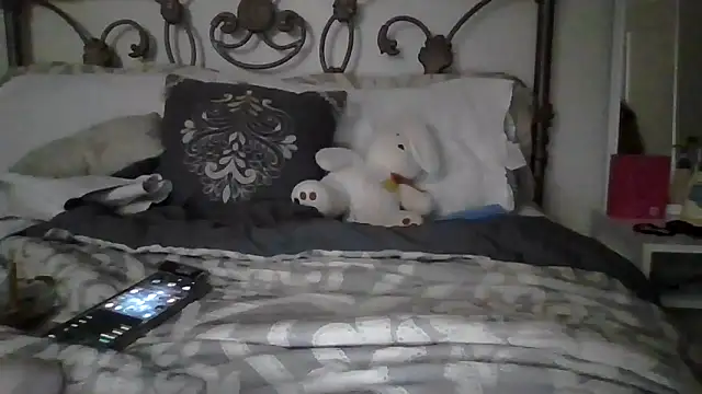 persephone332 online show from October 2025 06:01:01 AM