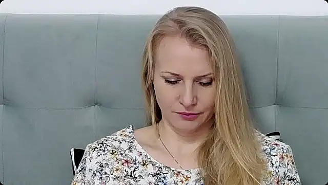 K  Adrienne online show from January 2025 06:19:02 AM