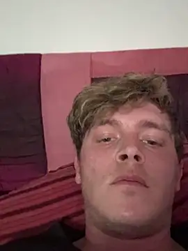 Snapshot of Andrewhootxx chatting on March 2025 03:20:01 PM Andrewhootxx online show from March 2025 03:20:01 PM