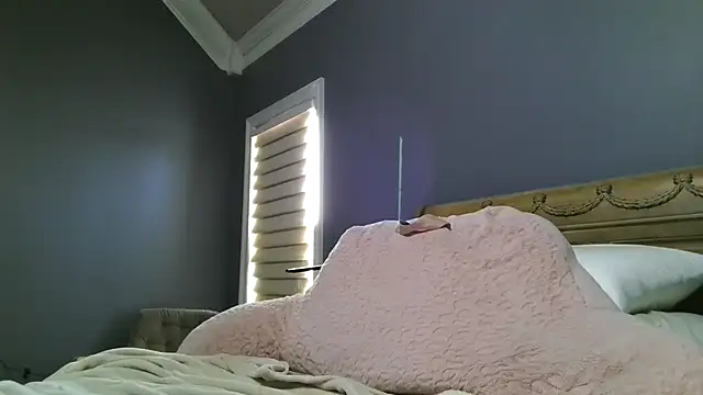 Lisaisluscious online show from April 2026 02:21:01 PM