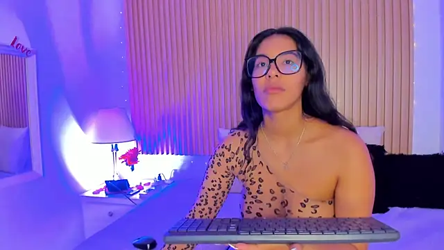 GenesisRuiz online show from February 2025 04:40:02 PM