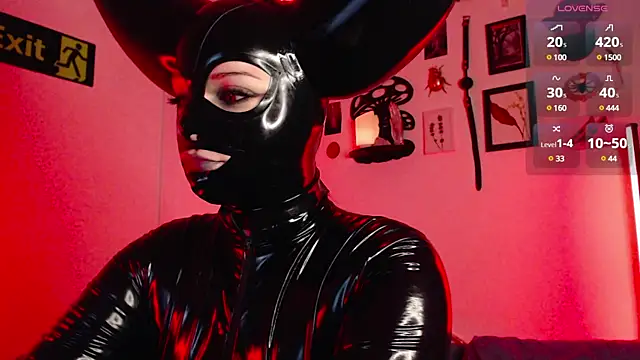 Snapshot of auroralatexprincess chatting on March 2025 06:01:01 PM auroralatexprincess online show from March 2025 06:01:01 PM