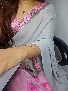 Snapshot of aliyaah_singh chatting on March 2025 08:43:02 PM aliyaah singh online show from March 2025 08:43:02 PM