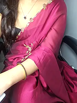 Snapshot of aliyaah_singh chatting on December 2025 06:04:02 PM aliyaah singh online show from December 2025 06:04:02 PM