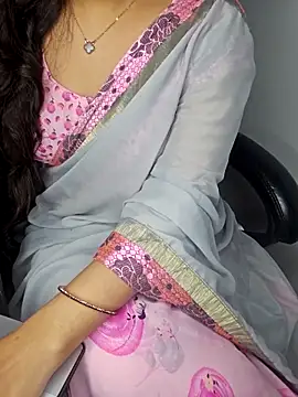 Snapshot of aliyaah_singh chatting on February 2026 05:43:02 PM aliyaah singh online show from February 2026 05:43:02 PM