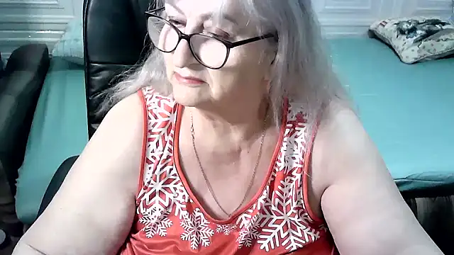 LolkaAlyss online show from December 2025 03:29:02 PM