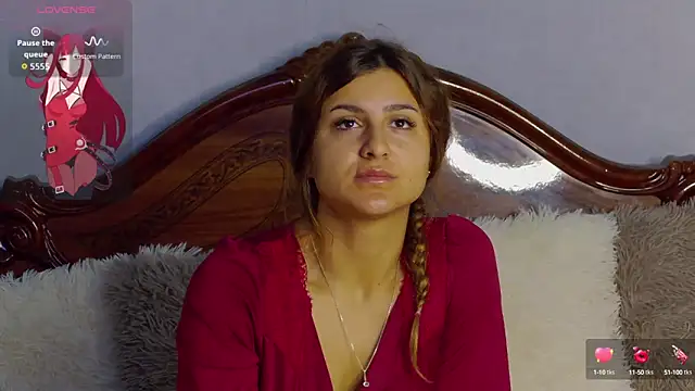 NicolePlay online show from September 2025 05:01:02 AM