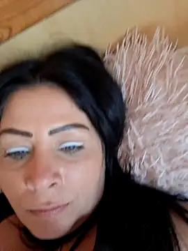 Snapshot of Dolcezza chatting on May 2026 11:28:02 AM Dolcezza online show from May 2026 11:28:02 AM