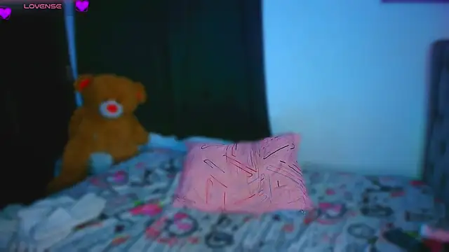 Mishukitty online show from November 2025 05:55:01 AM