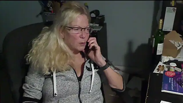 Snapshot of XTRAHORNYONE chatting on November 2025 03:40:01 AM XTRAHORNYONE online show from November 2025 03:40:01 AM