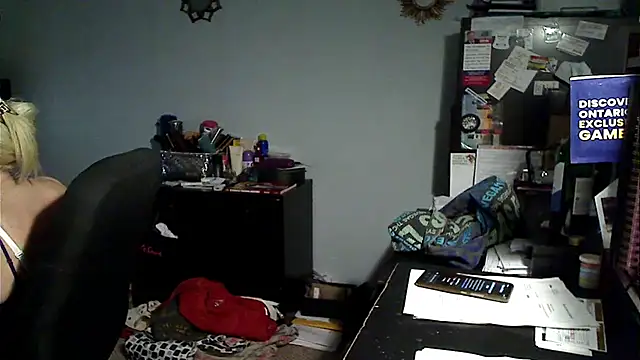 Snapshot of XTRAHORNYONE chatting on April 2026 01:54:01 AM XTRAHORNYONE online show from April 2026 01:54:01 AM