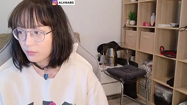 Snapshot of aliiiiiina chatting on January 2025 05:40:02 AM aliiiiiina online show from January 2025 05:40:02 AM