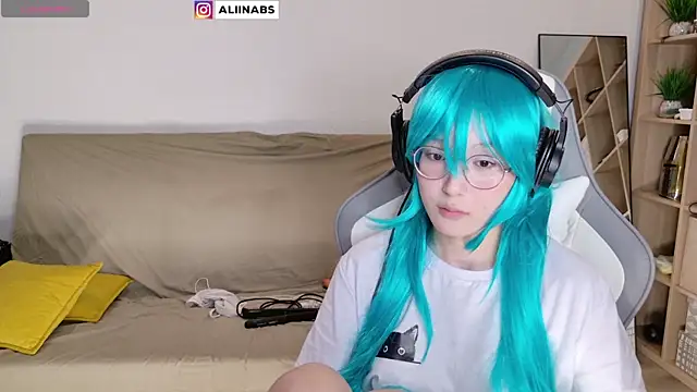 Snapshot of aliiiiiina chatting on March 2025 01:46:01 PM aliiiiiina online show from March 2025 01:46:01 PM