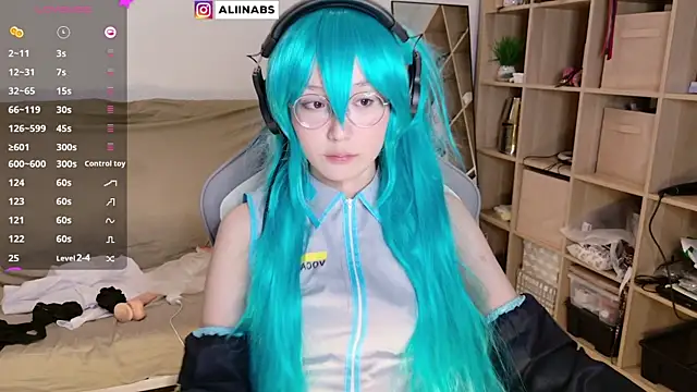 Snapshot of aliiiiiina chatting on March 2025 04:49:01 PM aliiiiiina online show from March 2025 04:49:01 PM