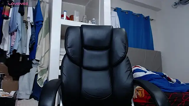 Snapshot of lewislamxxx_hot chatting on February 2026 11:01:02 PM lewislamxxx hot online show from February 2026 11:01:02 PM