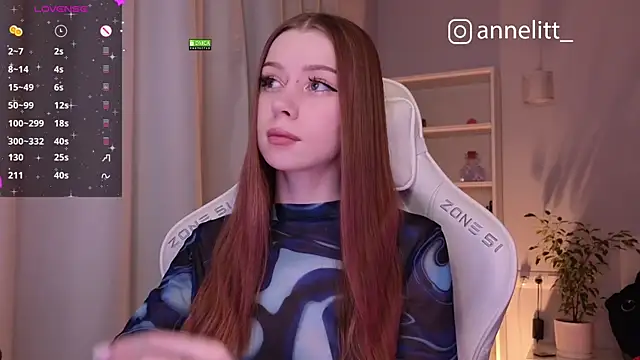 Annelitt online show from December 2024 08:47:01 PM