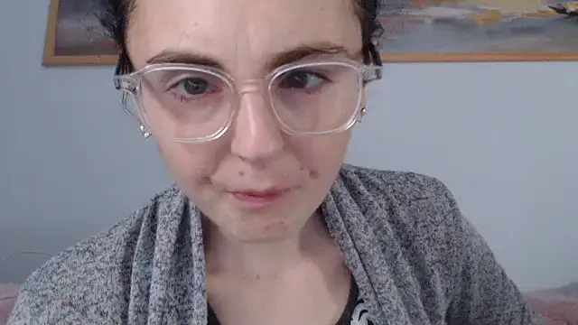 cleophee online show from April 2026 05:52:01 AM