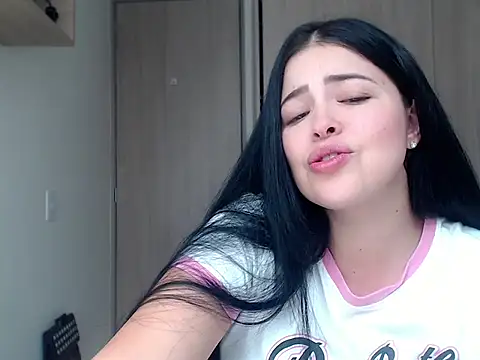 Snapshot of Aleska__Bell chatting on September 2025 03:00:02 PM Aleska  Bell online show from September 2025 03:00:02 PM