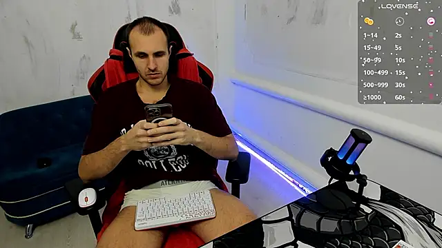 Raamoss online show from December 2024 09:44:01 PM