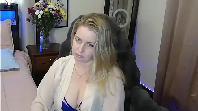 HollieBim online show from February 2025 04:46:02 AM