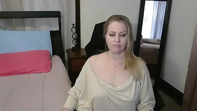 HollieBim online show from March 2026 01:25:01 PM