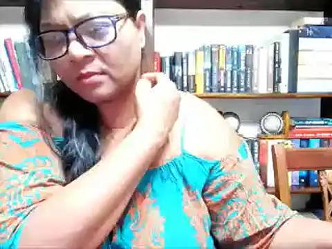 Snapshot of IndianDelia chatting on September 2025 01:17:01 AM IndianDelia online show from September 2025 01:17:01 AM