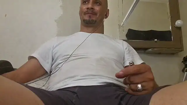 Snapshot of leonar0101 chatting on September 2025 03:49:02 PM leonar0101 online show from September 2025 03:49:02 PM