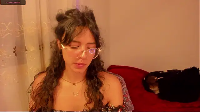 Snapshot of aluna_0310 chatting on December 2024 11:29:01 PM aluna 0310 online show from December 2024 11:29:01 PM