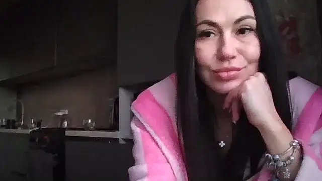 Snapshot of JulianaGold1 chatting on March 2025 04:13:02 PM JulianaGold1 online show from March 2025 04:13:02 PM