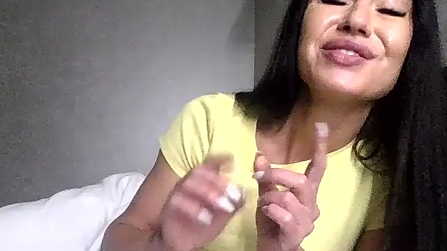 JulianaGold1 online show from October 2025 09:30:01 PM