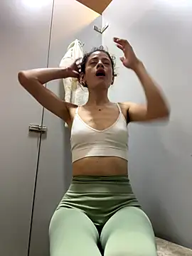 alana15 online show from November 2025 02:19:01 PM